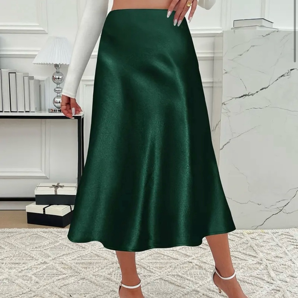 Asymmetrical Green Midi Skirt for Cocktail Events